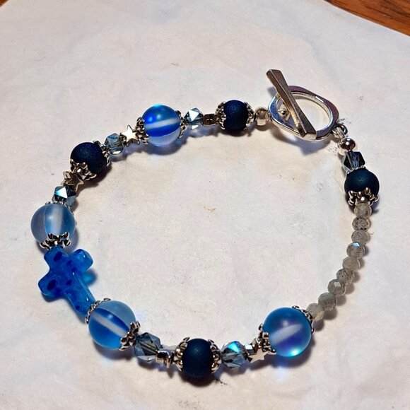 Handmade Blue and Silvertone Cross Bracelet 8.5" - Picture 1 of 5